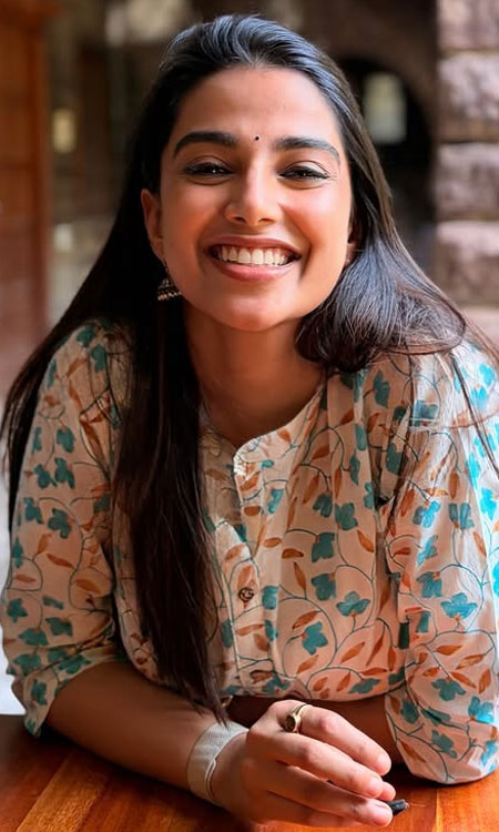 Meenakshi Chaudhary’s Natural Charm Shines