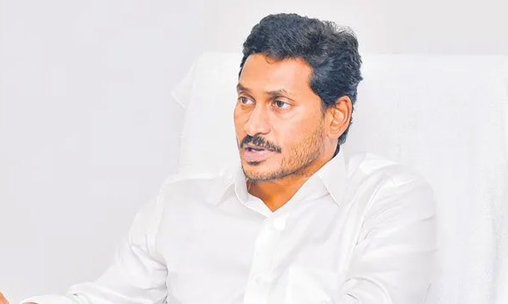 వైసీపీలో సర్ భయం...అక్కడే అంతా ?