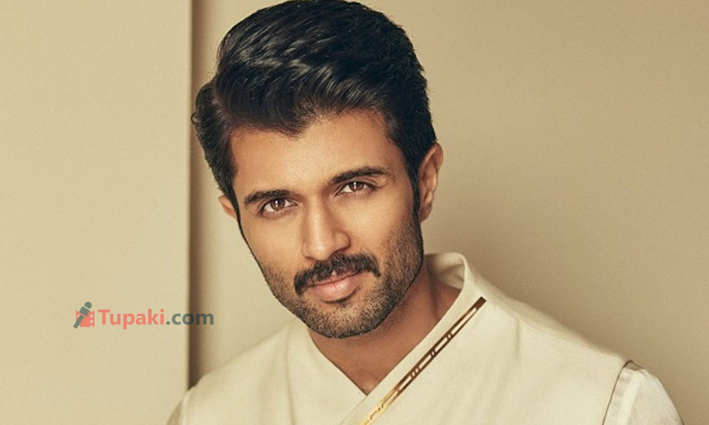 బాలీవుడ్ లో దేవరకొండ క్రేజీ కాంబినేషన్.. వర్కౌట్ అవుతుందా?