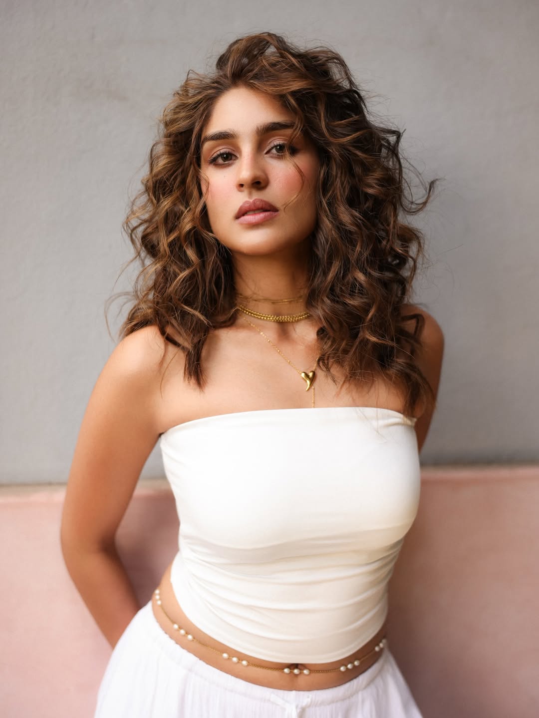 Yukti Thareja’s Stunning Curly Hair Look Wins Hearts Online Yukti Thareja’s Stunning Curly Hair Look Wins Hearts Online
