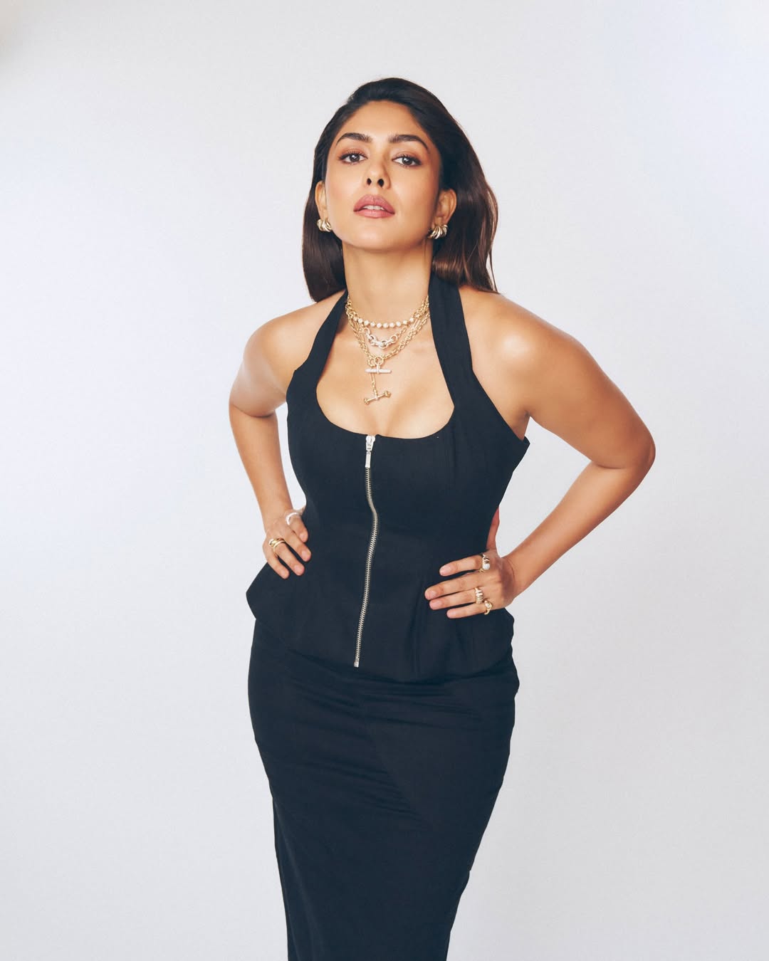 Mrunal Thakur’s Black Outfit Goes Viral