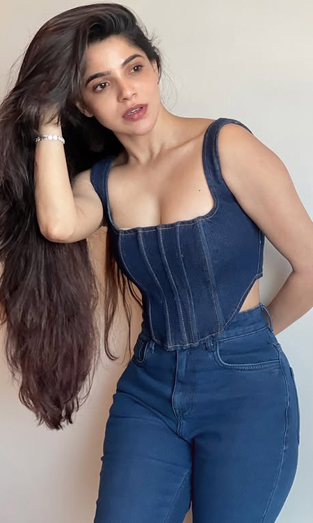 Divya Bharathi Sizzles in Bold Blue Denim Avatar