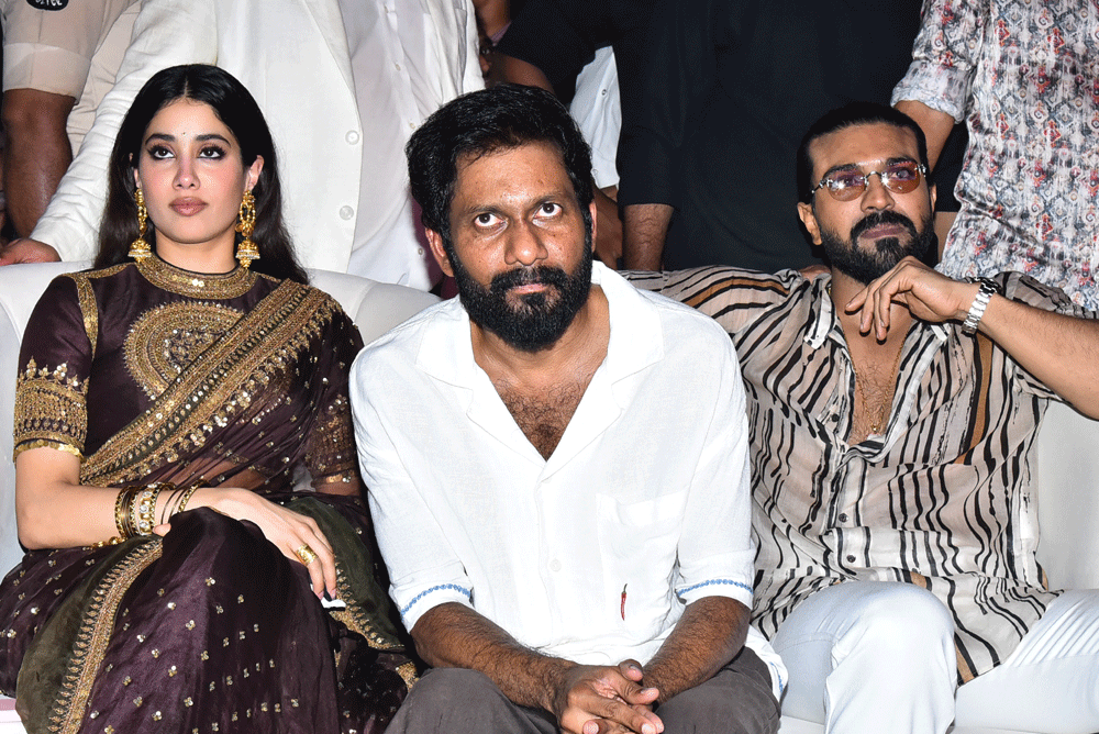 Global Star Ram Charan & Janhvi Kapoor Steal the Spotlight at Peddi Pre-Release