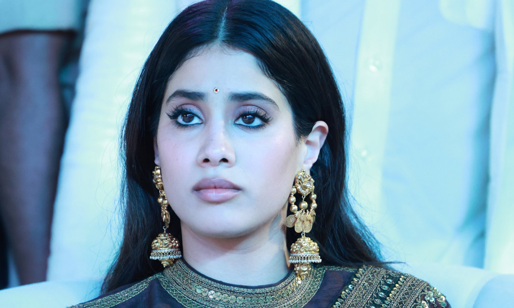 Janhvi Revisits Sridevis Classic Manava Manava Moment at Peddi Event