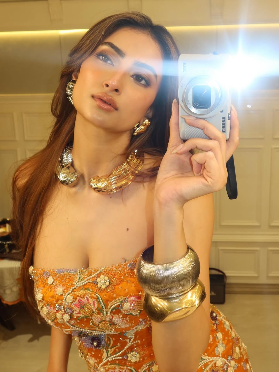 Palak Tiwari Drops Stunning Selfie Clicks Palak Tiwari Drops Stunning Selfie Clicks
