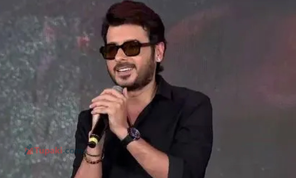 Mirzapur Star Divyenndu Sharmas Telugu Dialogue Steals the Show at Peddi Event
