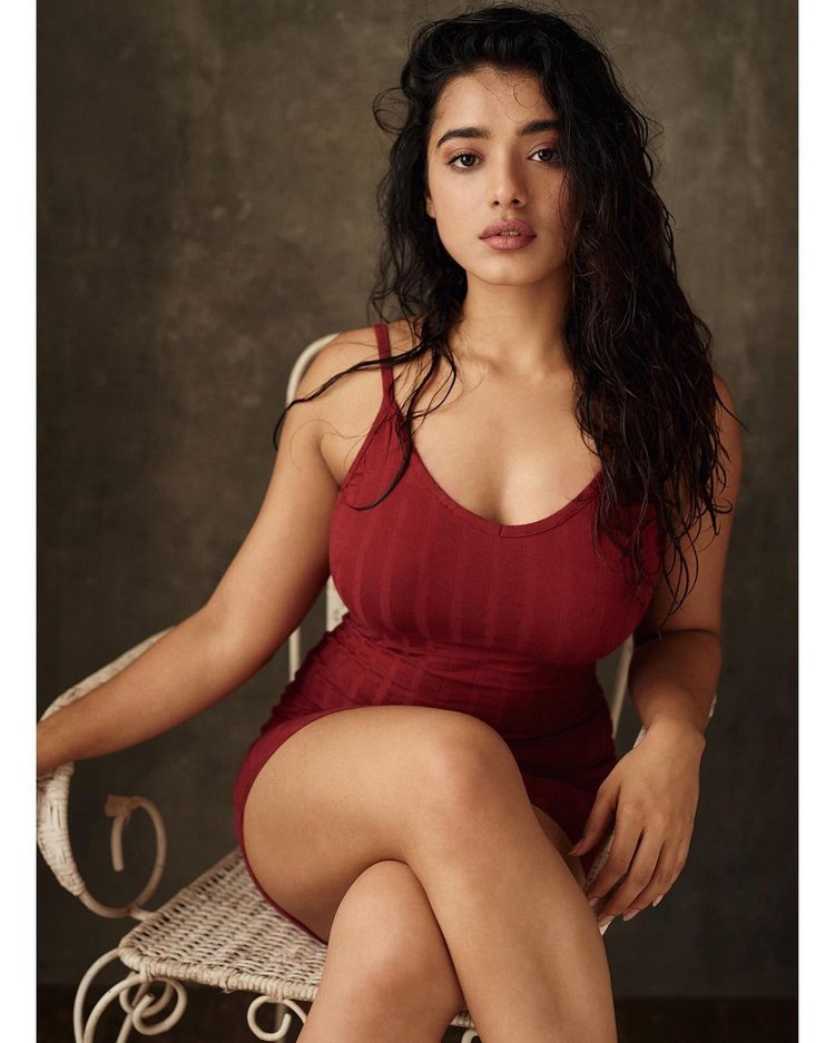 Ketika Sharmas Red Hot Look Goes Viral