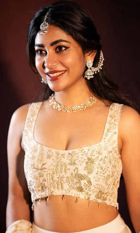 Sonu Thakur Captivates in White and Gold Ensemble