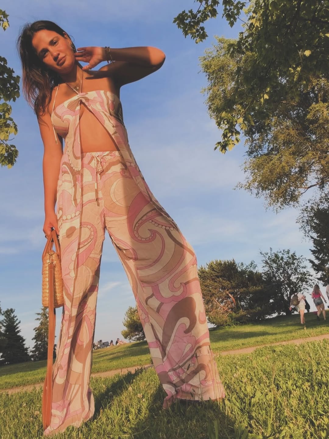 Aisha Sharma Welcomes June in Style With Stunning Chicago Skyline Photos