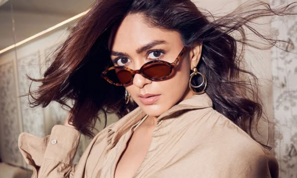 Mrunal Thakur’s Luck Runs Out In Bollywood?