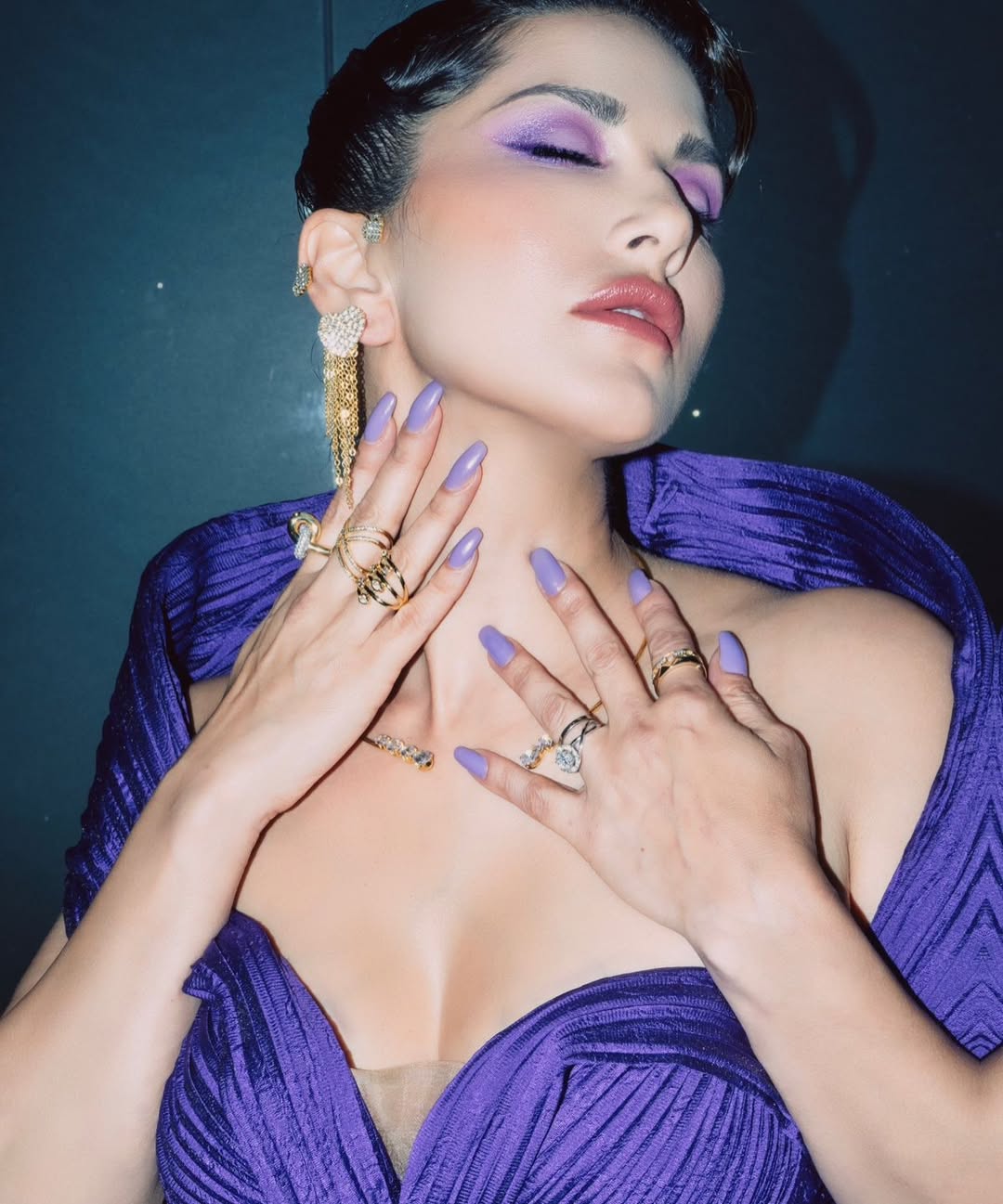 Sunny Leone Stuns in Regal Purple Gown with Bold Glam Look Sunny Leone Stuns in Regal Purple Gown with Bold Glam Look