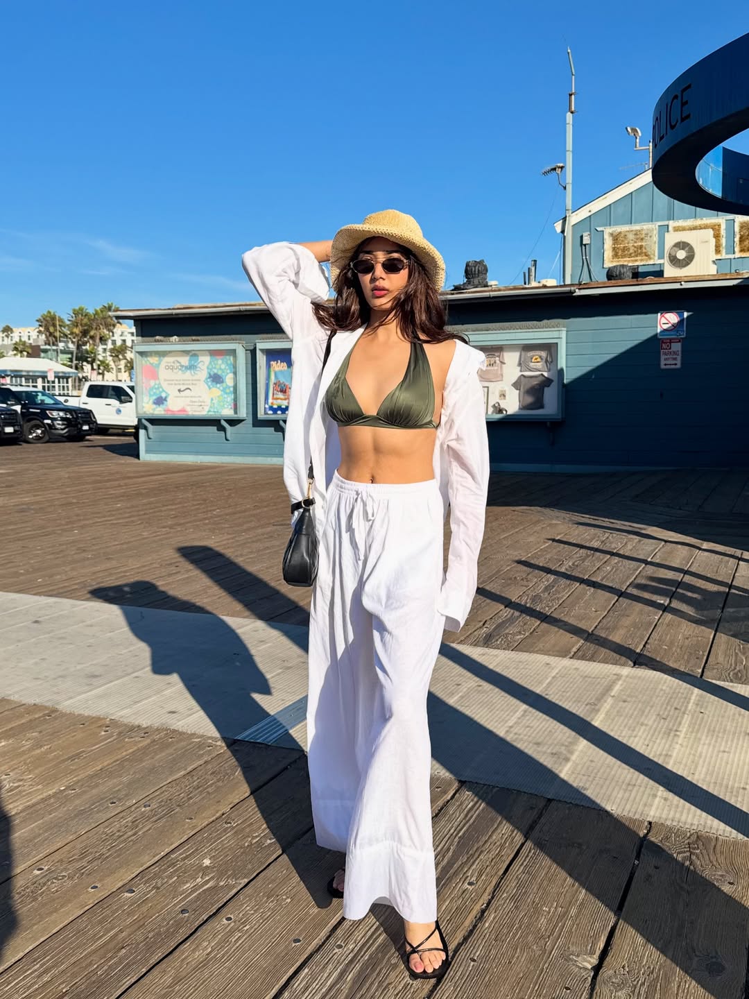 Medha Shankr Serves Effortless Summer Style in Chic Mirror Selfie