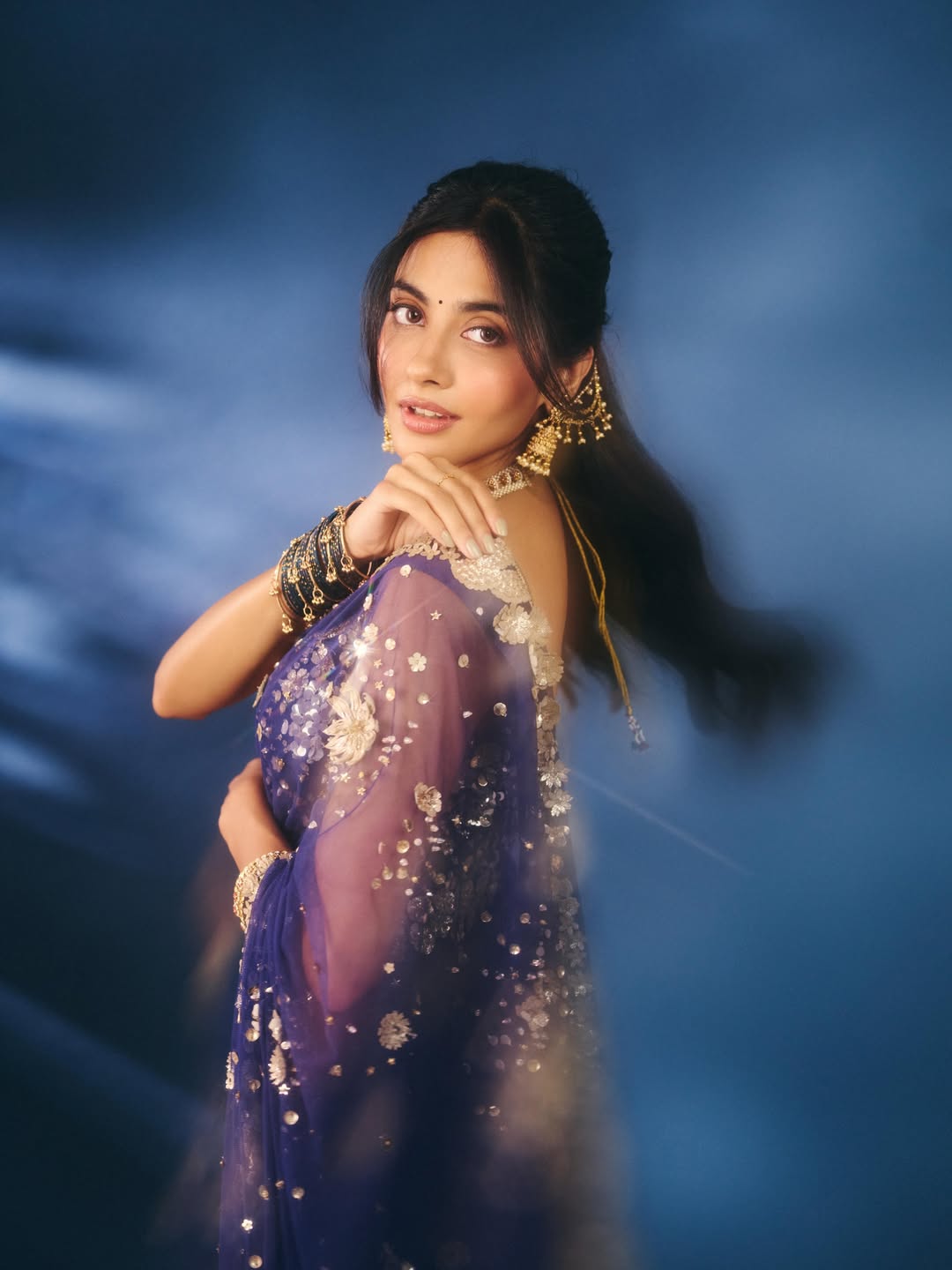 Pragati Srivastava Stuns in Royal Blue Saree, Radiates Elegance and Grace