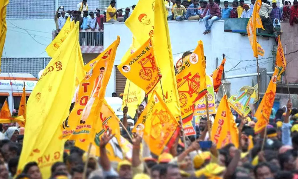 తమ్ముళ్ల తీరిది..ఆన్లైన్ సర్వేల మాట! తమ్ముళ్ల తీరిది..ఆన్లైన్ సర్వేల మాట!