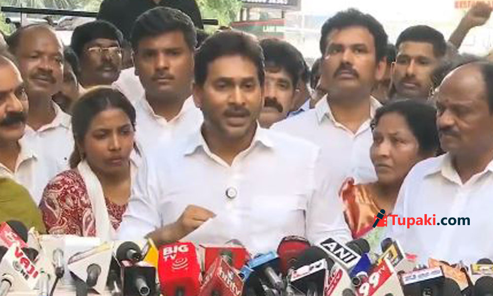లోకేష్ అసలు మనిషేనా? - మాజీ సీఎం జగన్ తీవ్ర విమర్శలు, స్టీల్ ప్లాంట్ బాధితులకు ఓదార్పు