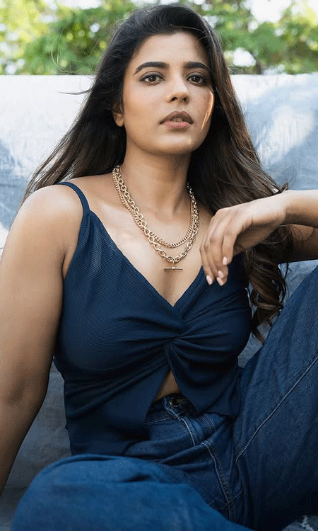 Aishwarya Rajesh Shines in Casual Glam Powerhouse Actress in Relaxed Chic