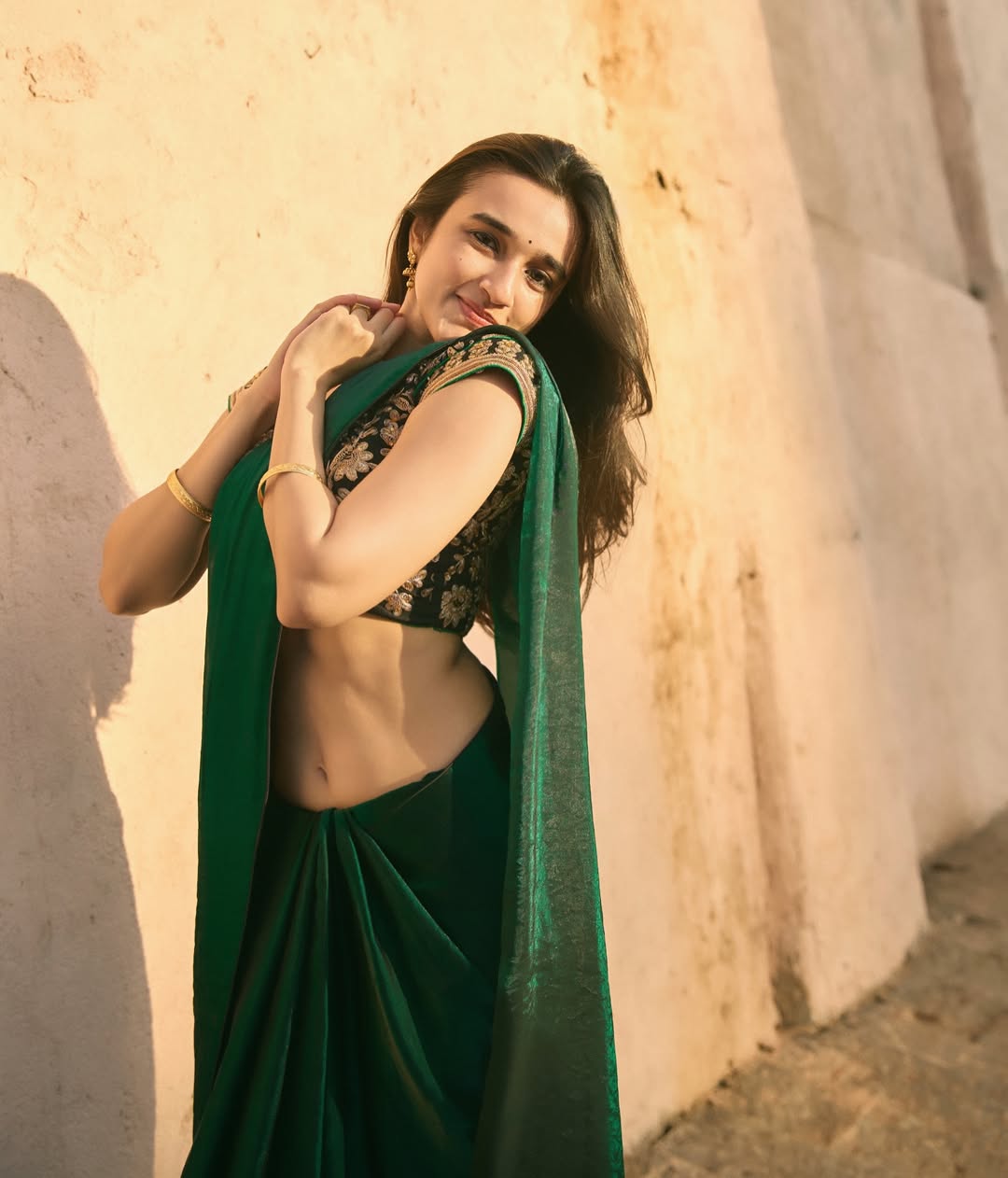 Nuveksha’s Timeless Elegance: Stunning Green Saree Photoshoot