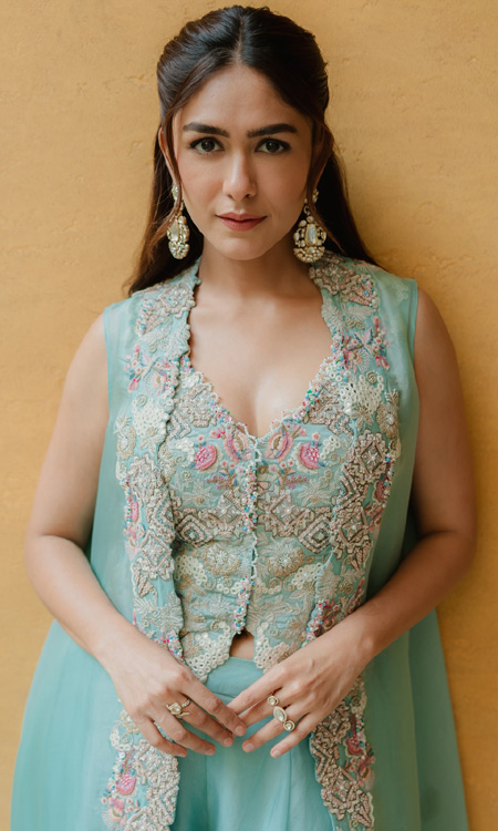 Mrunal Thakur Stuns in Pastel Glam Look With Minimalist Elegance