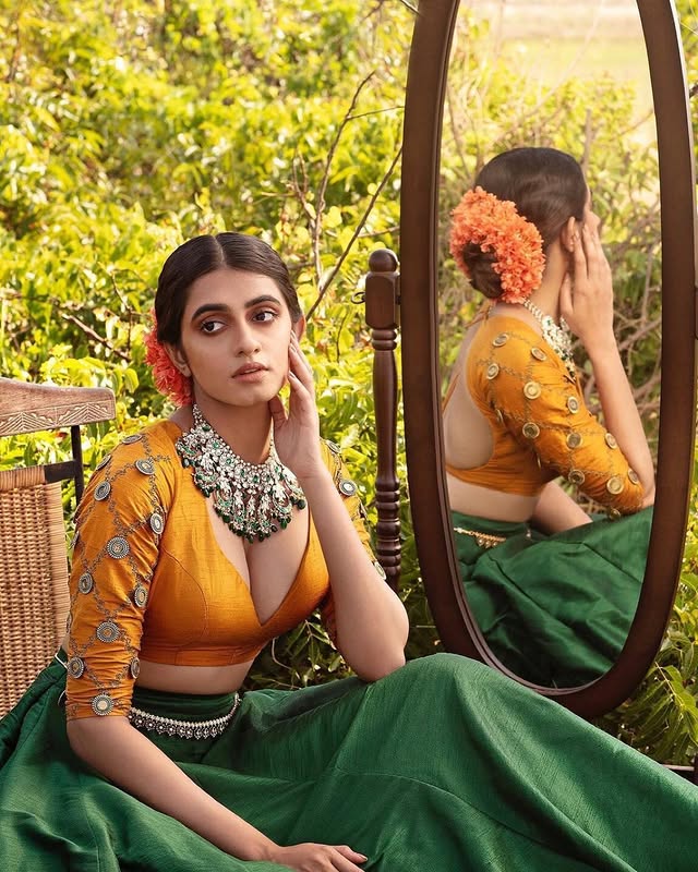 Manasa Choudhary Radiates Traditional Elegance in Stunning Ethnic Look
