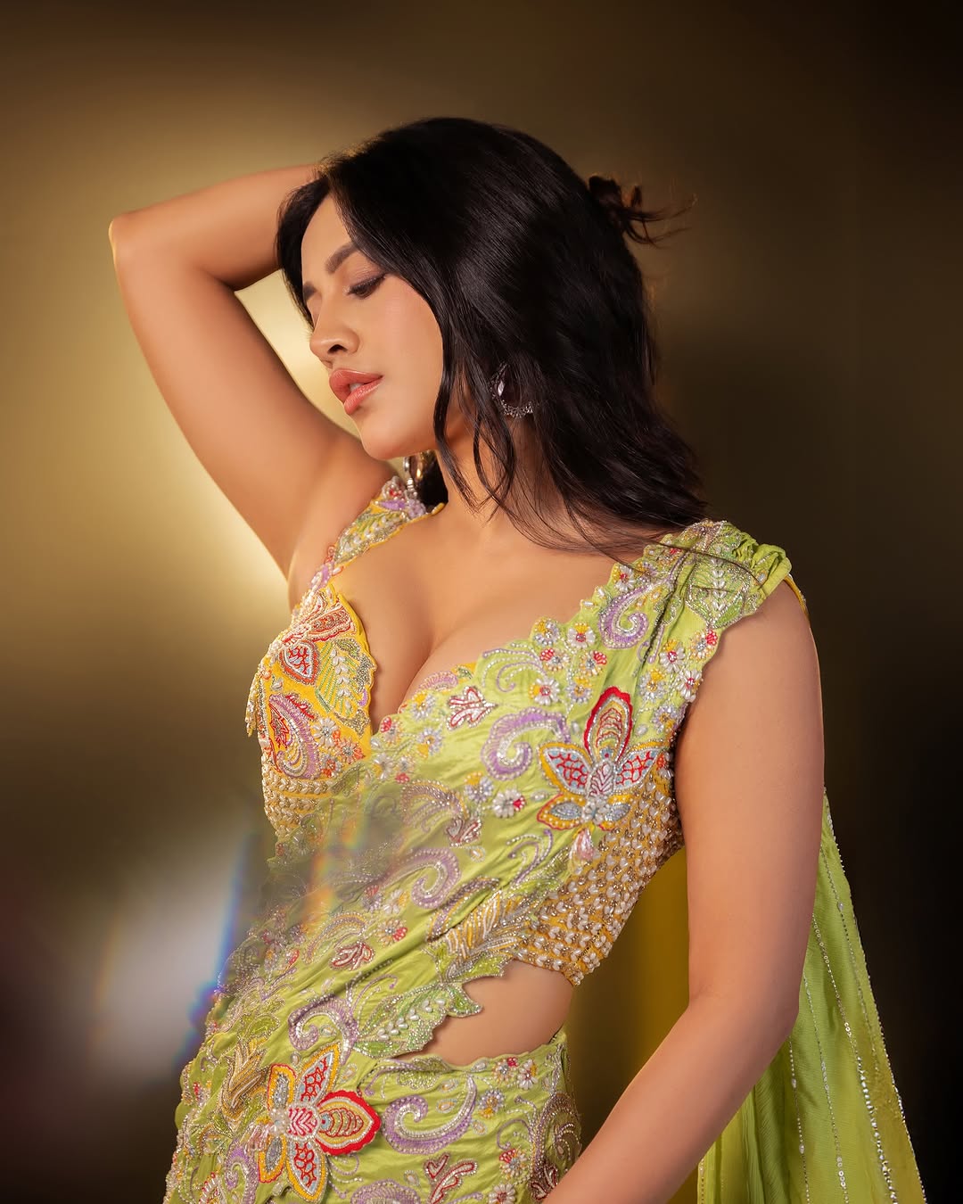 iSmart Beauty Nabha Natesh Stuns in Traditional Glam Look