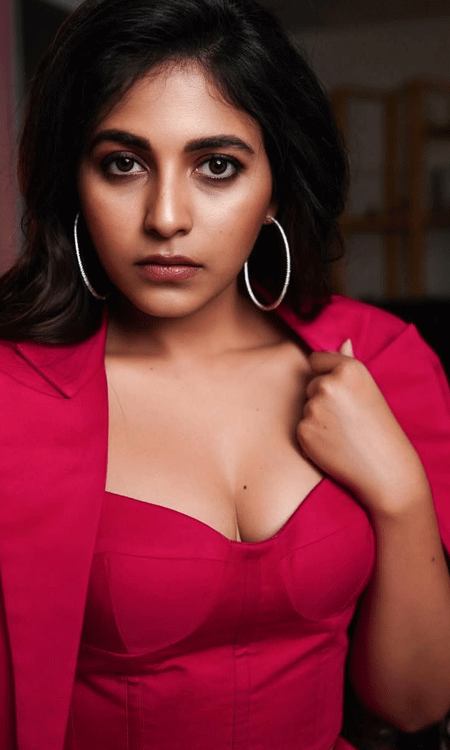 Anjali Stuns in a Bold Red Blazer Look with Unmatched Elegance