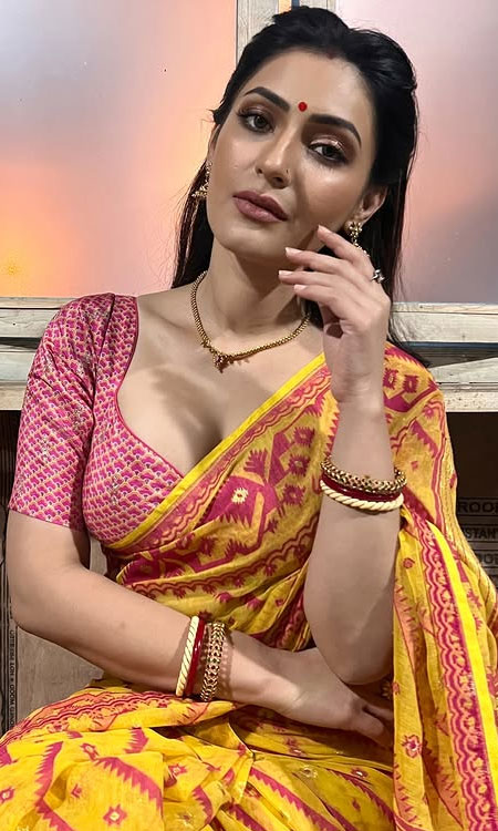 Shivangi Verma’s Graceful Saree Look Wins Hearts on Social Media