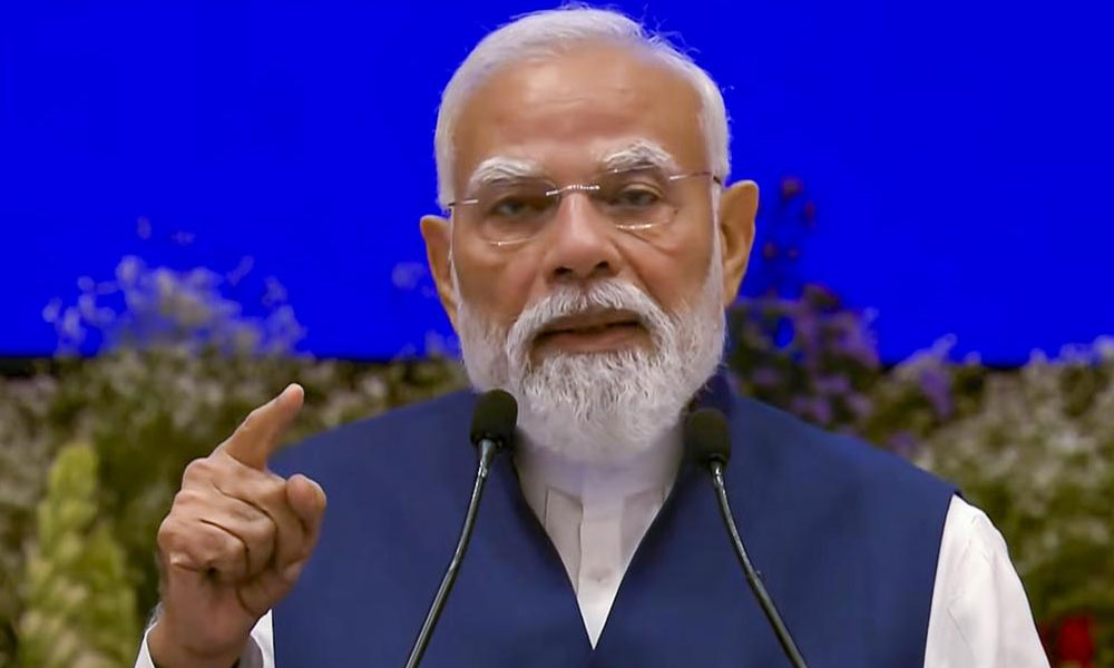 12 మెట్లు దిగ‌జారిన `విశ్వ‌గురు`.. శాంతి మంత్రం!