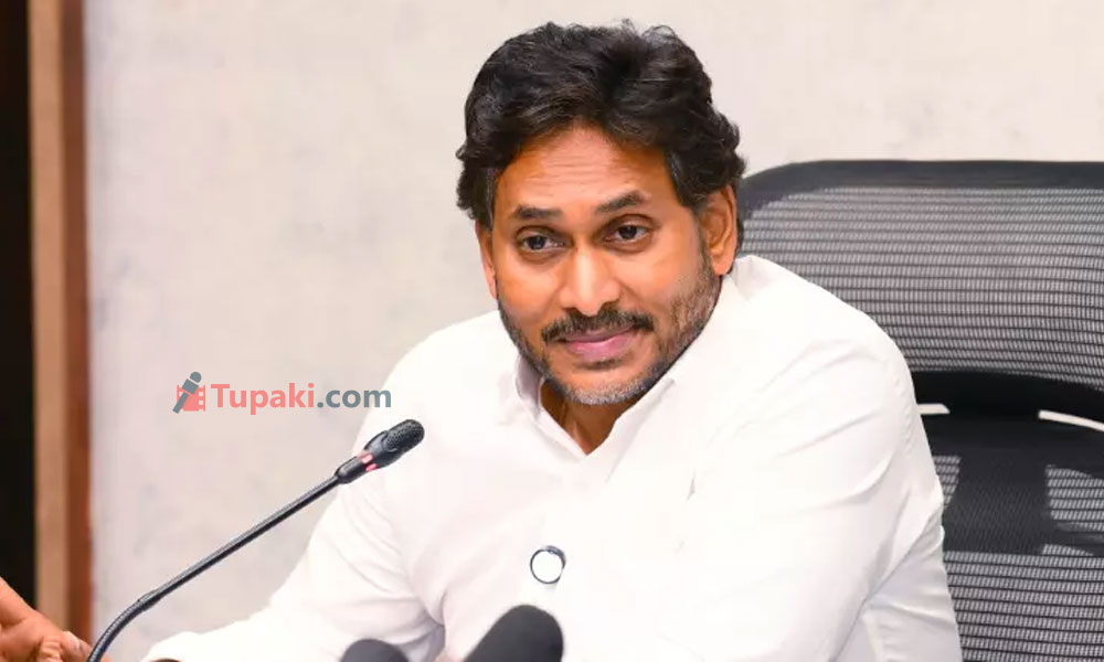 జగన్ పట్ల కాంగ్రెస్ సాఫ్ట్ కార్నర్ ? జగన్ పట్ల కాంగ్రెస్ సాఫ్ట్ కార్నర్ ?