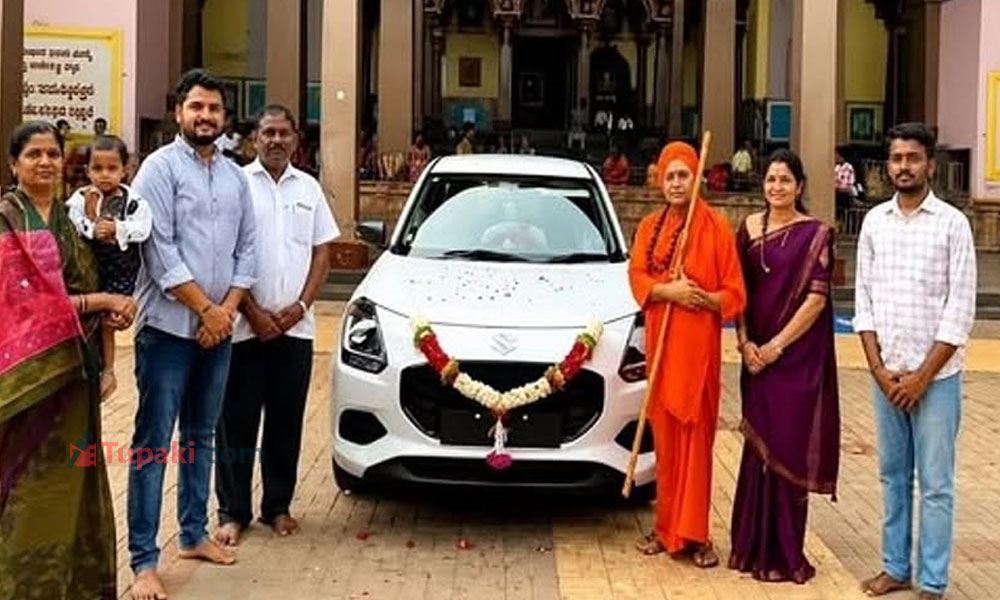 ఫీజు కట్టిన గురువుకు రిటైర్మెంట్ రోజు కారు బహుమతి