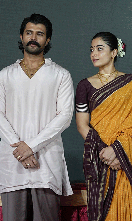 Vijay Deverakonda Fulfills His Promise, Distributes Scholarships to 180 Students