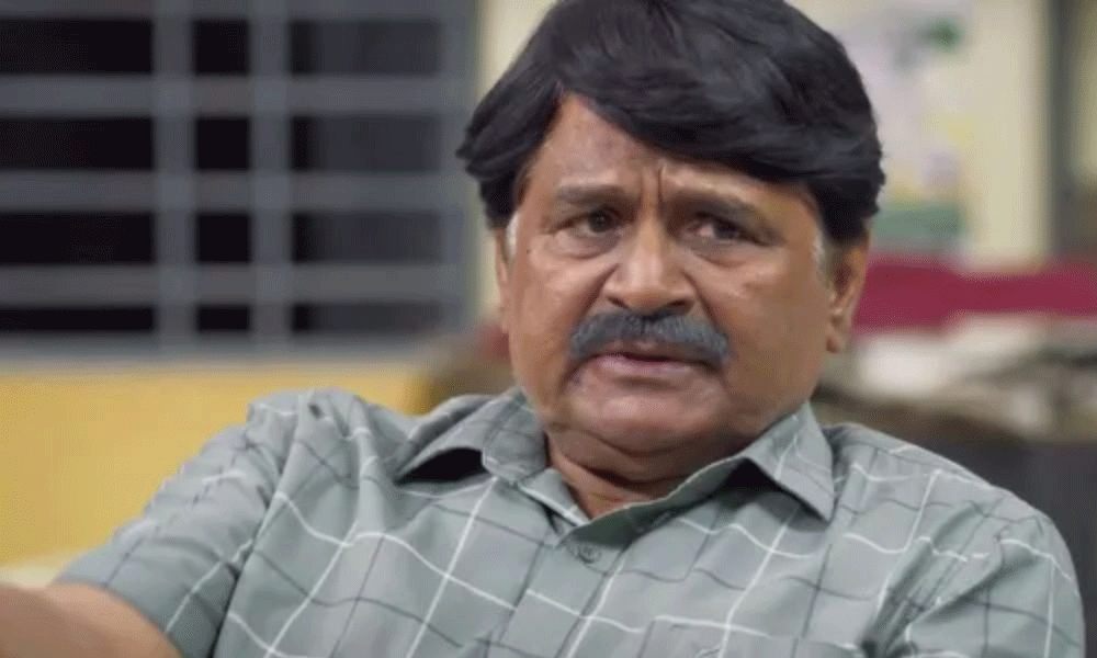 బ‌స్టాండ్ లో నిద్ర‌.. రోజుకు రెండున్నర సంపాదన!
