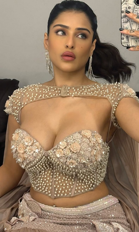 Edin Rose’s Glamorous Beige Lehenga Look Redefines Modern Fashion Appeal