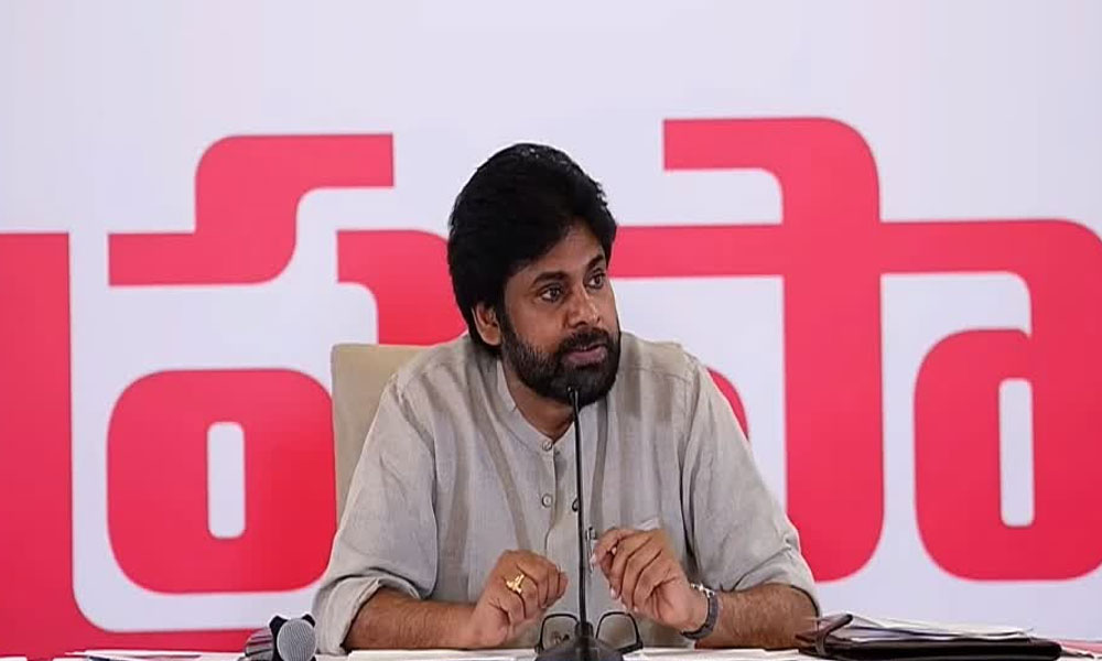 మాజీ మంత్రి ‘మేకప్’ విమర్శలు.. డిప్యూటీ సీఎం పవన్ సీరియస్ వార్నింగ్