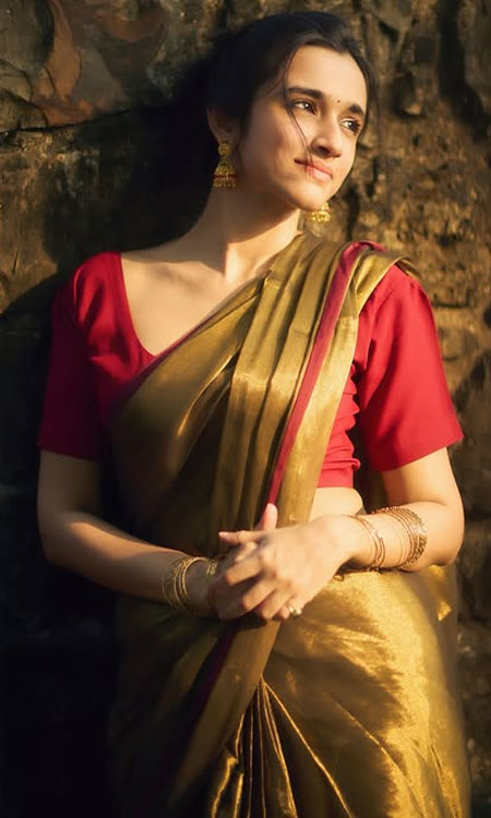 Nuveksha Radiates Traditional Elegance in Silk.