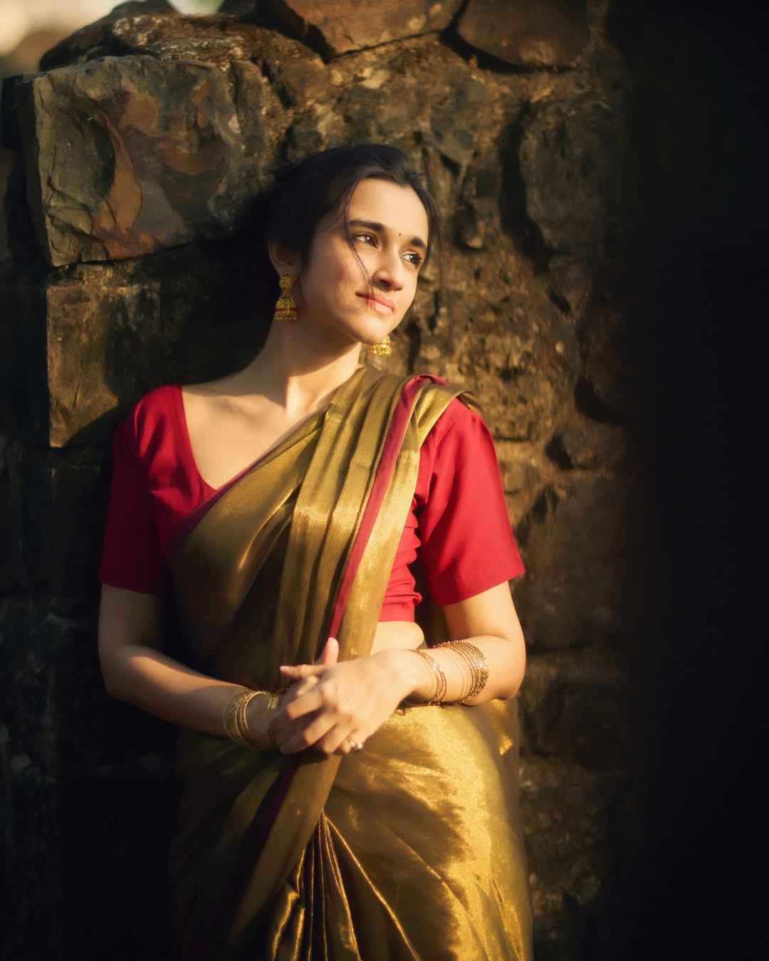 Nuveksha Radiates Traditional Elegance in Silk.