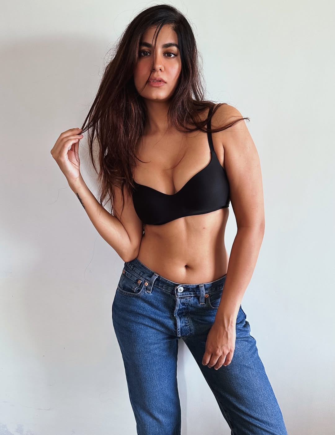 Shreya Dhanwanthary Breaking Chains and Redefining the Modern Muse