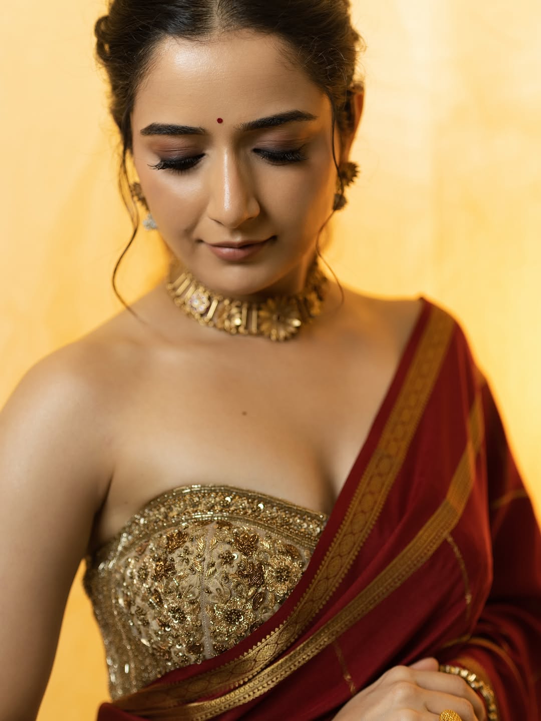 Ashika Ranganath Shines at Prajavani Cine Sammana Awards 2026 in Elegant Red Saree