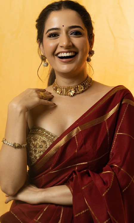 Ashika Ranganath Shines at Prajavani Cine Sammana Awards 2026 in Elegant Red Saree