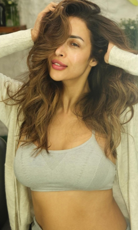 Malaika Arora Flaunts Effortless Glam in Stylish Mirror Selfie