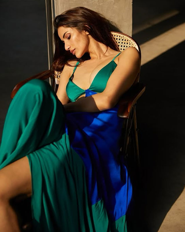 Diksha Singh: Sultry Style and Rising Stardom
