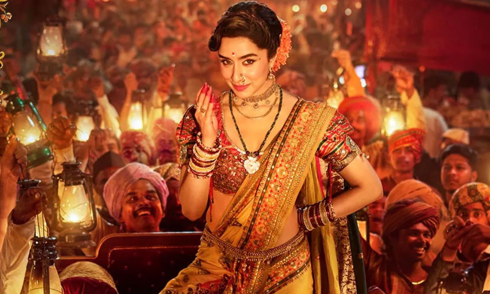 `చావా` ద‌ర్శ‌కుడి `ఈత‌` టీజ‌ర్: న‌ర్త‌కిగా శ్ర‌ద్ధా లుక్‌కి ఫిదా