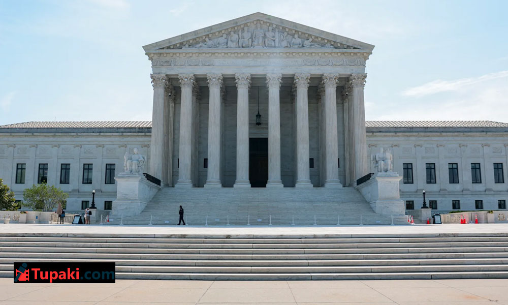 Massive News From USA: Green Card Holders In Trouble?