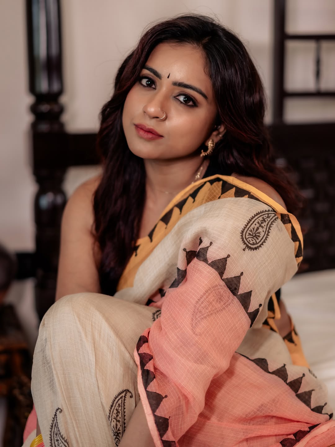Vithika Sheru Stuns in Elegant Off-Shoulder Saree Look