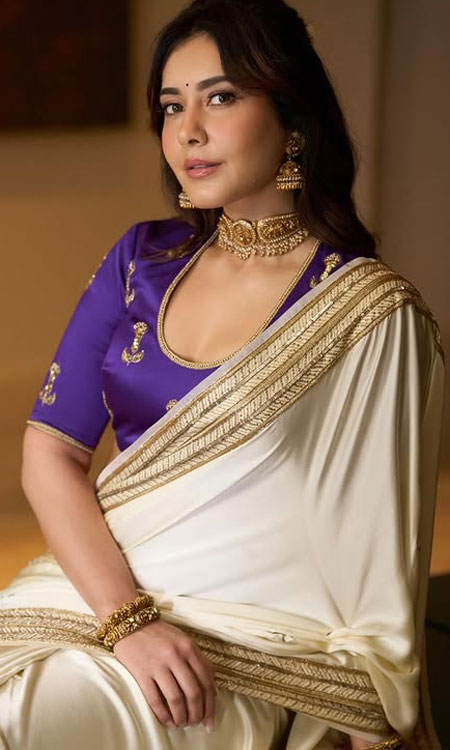 Raashii Khanna: Heart’s Full in Stunning Saree Look