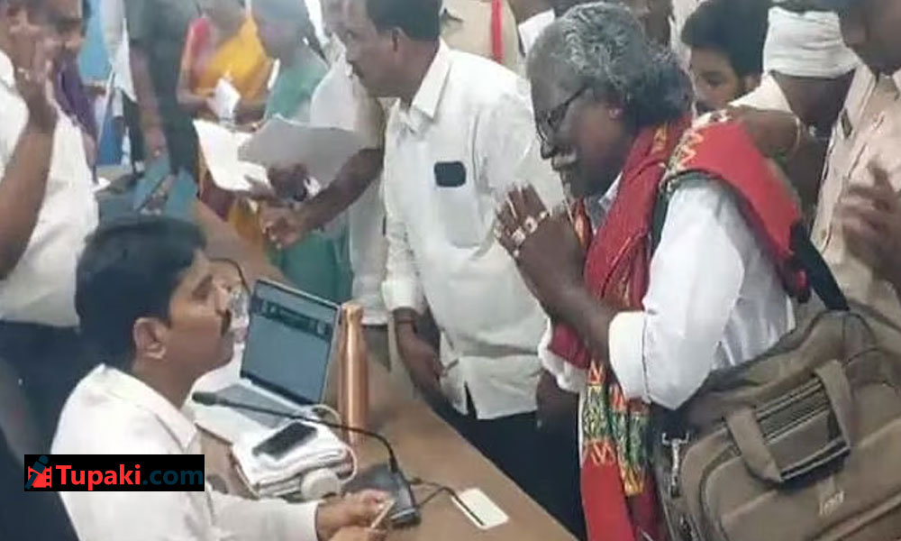 Heartbreaking: Legendary Mogilaiah Without House In Telangana!