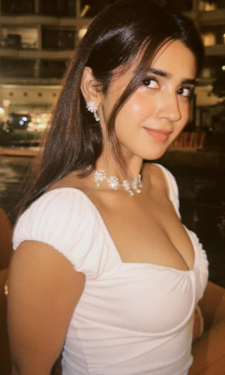 Roshni Walia Shines in Elegant White Look, Wins Fans with Graceful Charm