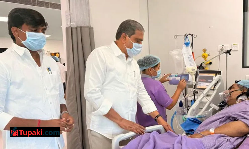 ఆస్పత్రిలో ముద్రగడ.. సజ్జల పరామర్శ.. ఆగని పొలిటికల్ రచ్చ!