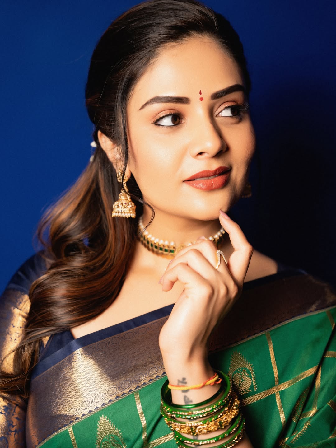 Sreemukhi’s Traditional Look for Maa Inti Bangaram Wins Fans’ Hearts