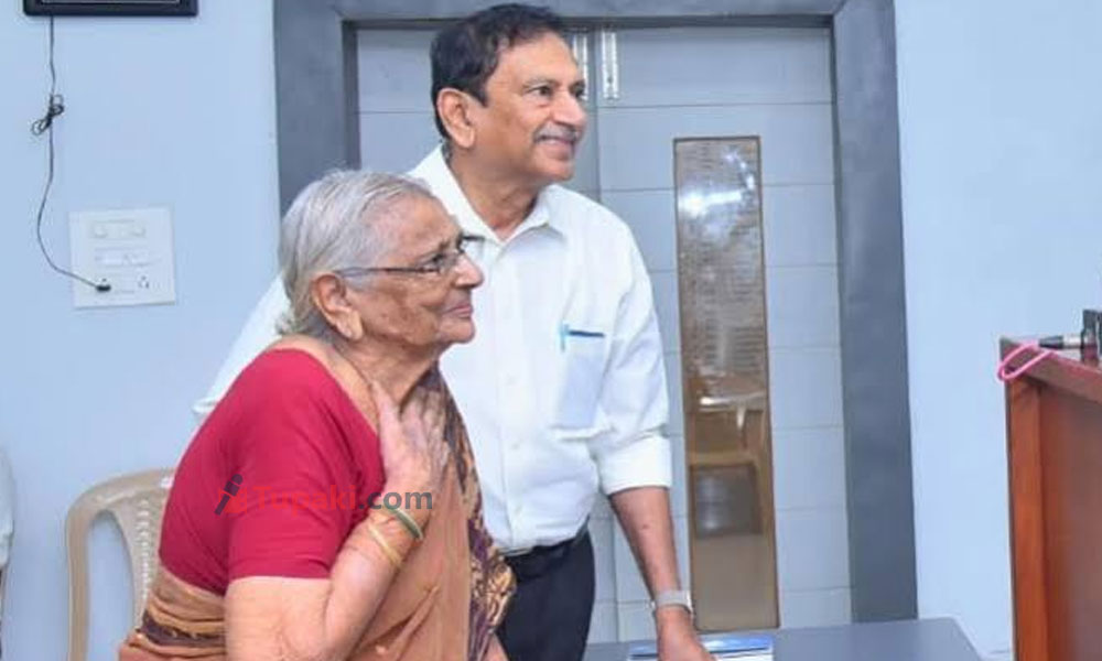 ఆమెకు ఎంతటి ఆశ...తల్లి ఒడిలో కన్ను మూయాలని!