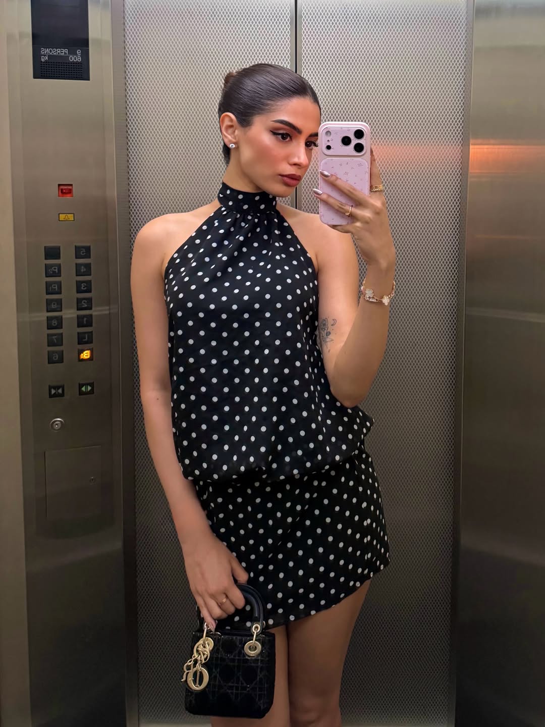 khushi kapoor stuns in chic mirror selfie showcasing modern fashion